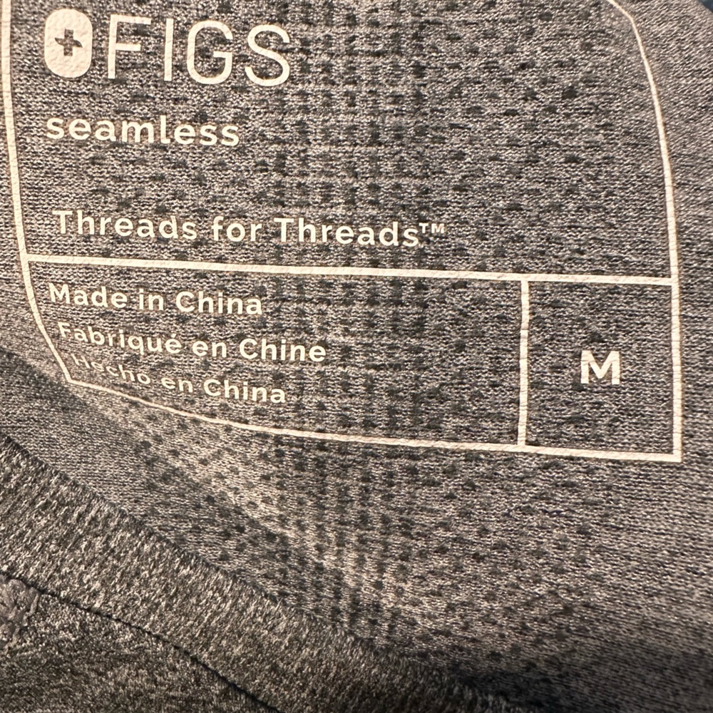 Set of 4 Figs Black and Grey Underscrub Longsleeve Shirts - Picture 4 of 13